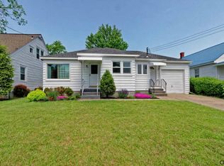 9 1/2 Arlington Rd, Cohoes, NY 12047