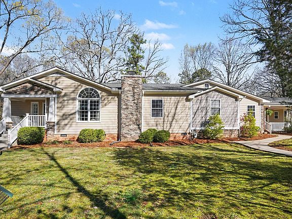 2nd image of 3400 Octavia St