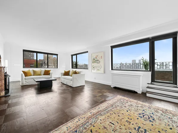 12 Beekman Place PHA image 2 of 11