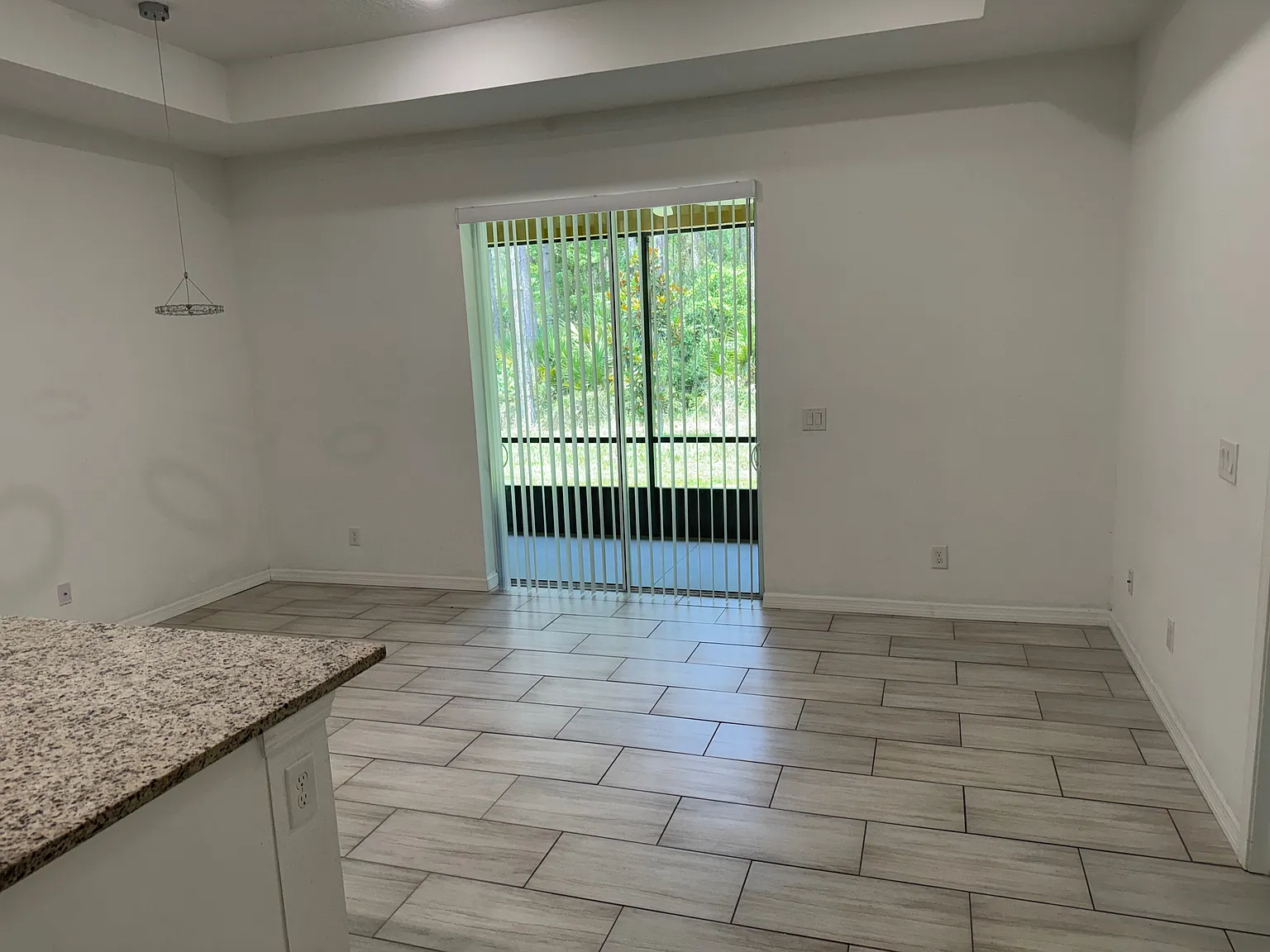 3 bed, 1196 sqft, $1,625 — Photo 4