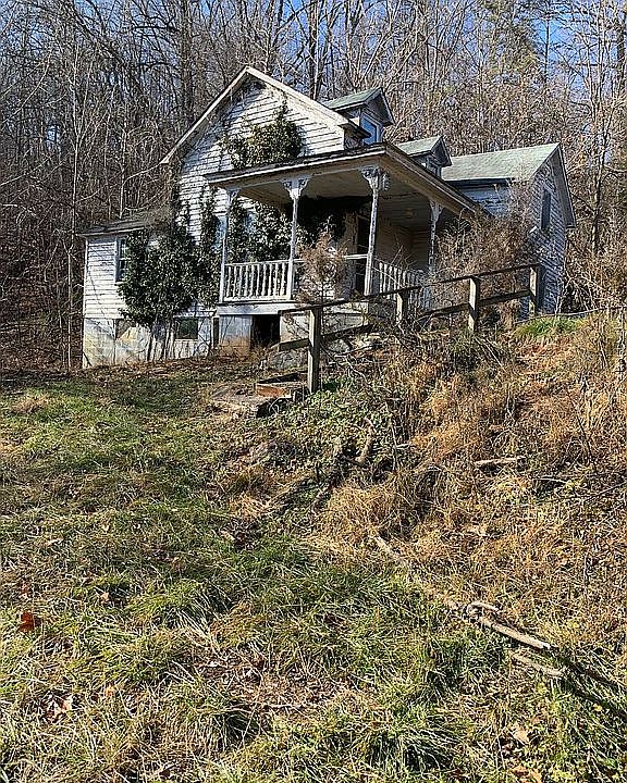 1st image of 539 Drumheller Ln