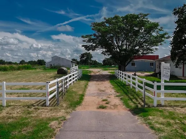 2447 39th Hwy, Blanchard, OK 73010