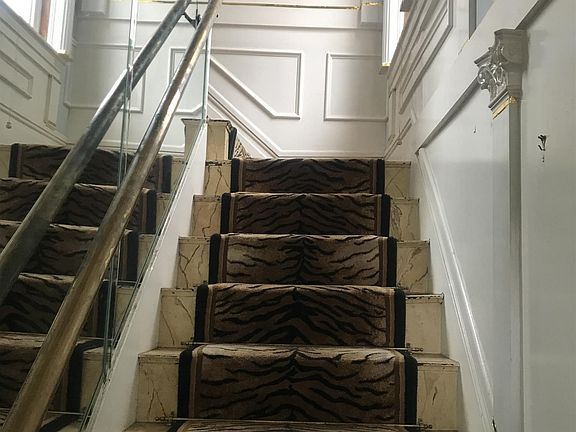 2nd image of 836 E Powell Ave