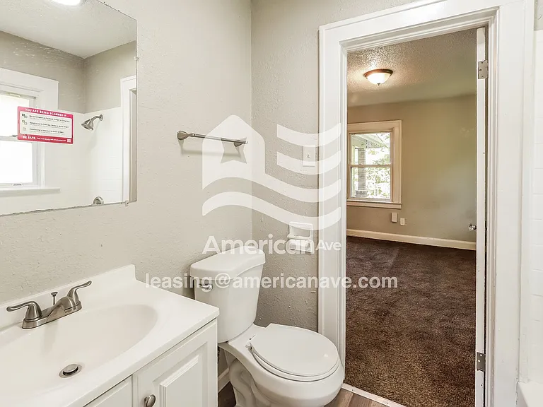 1472337_014_bathroom_13925845.jpg