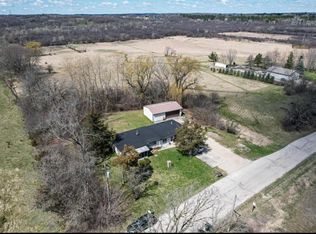 W290S6299 Holiday Rd, Waukesha, WI 53189
