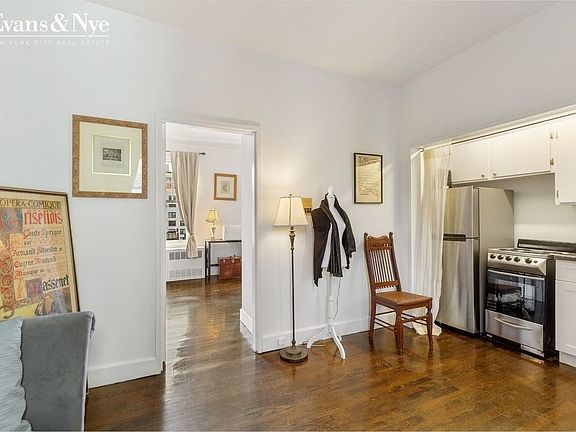 3rd image of 26 Gramercy Park S APT 9G