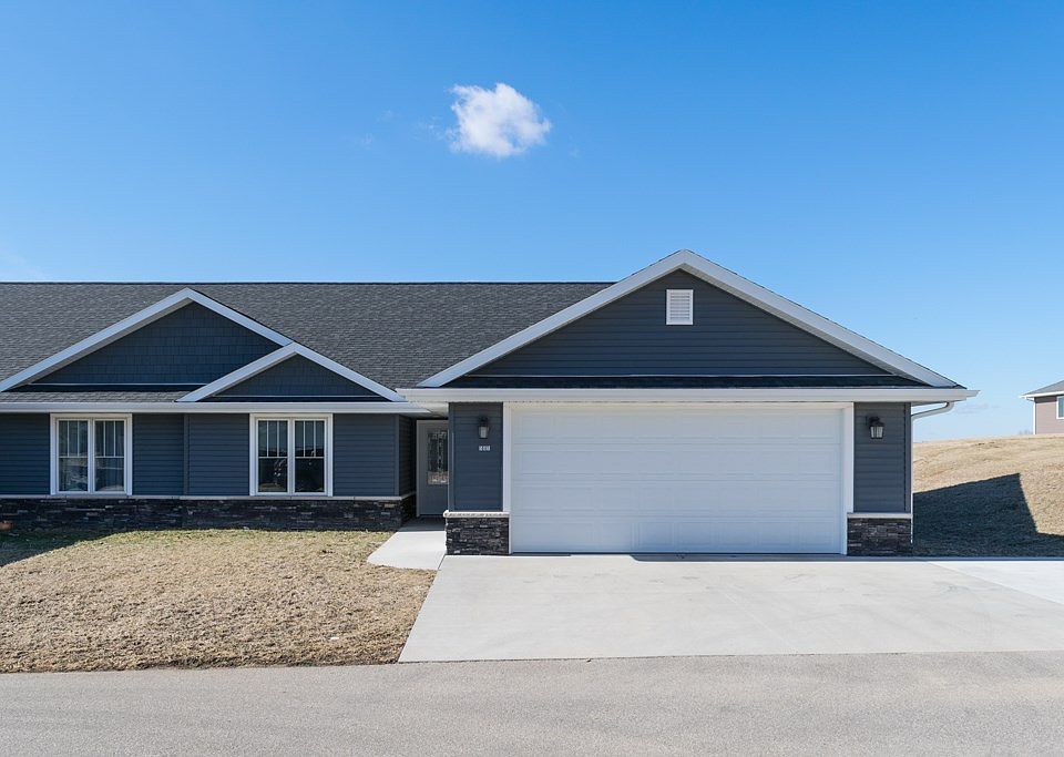 1st image of 565 Tanzanite Dr