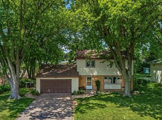 3516 Highcrest Rd NE, Minneapolis, MN 55418