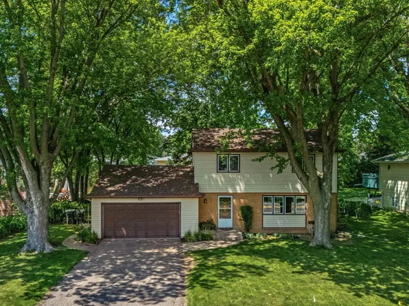 3516 Highcrest Rd NE, Minneapolis, MN 55418