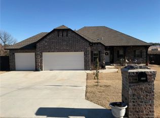 302 Mounds Rd, Harrah, OK 73045