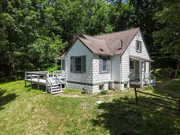 2nd image of 383 Lakeview Dr