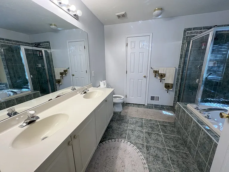 301 Park Knl — Photo 17