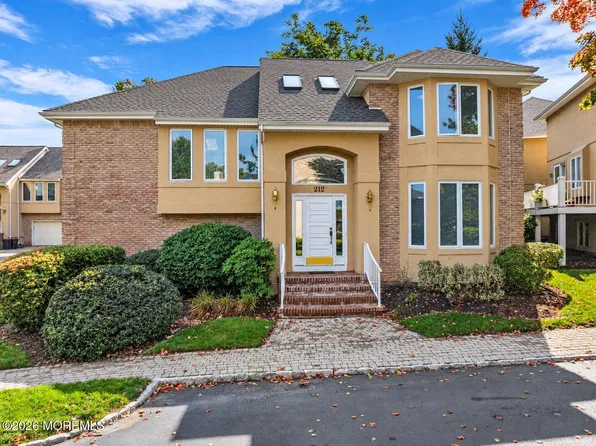 212 Piper's Landing Court, Holmdel, NJ 07733