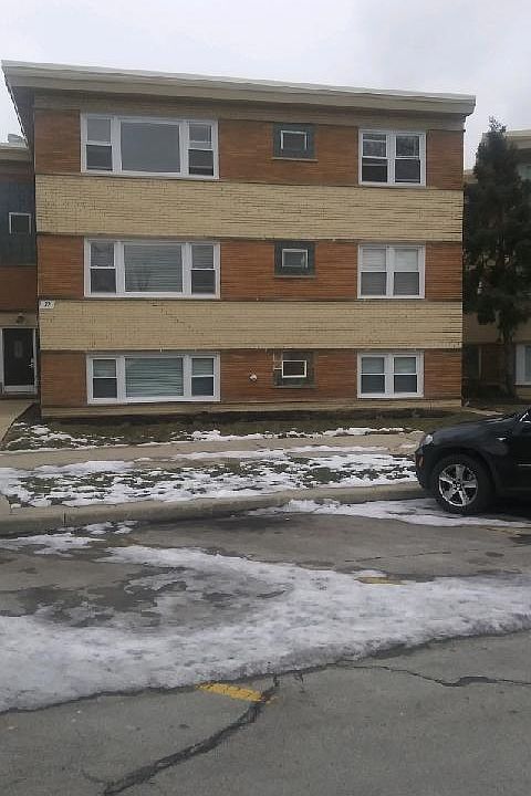 1st image of 37 W Conti Pkwy