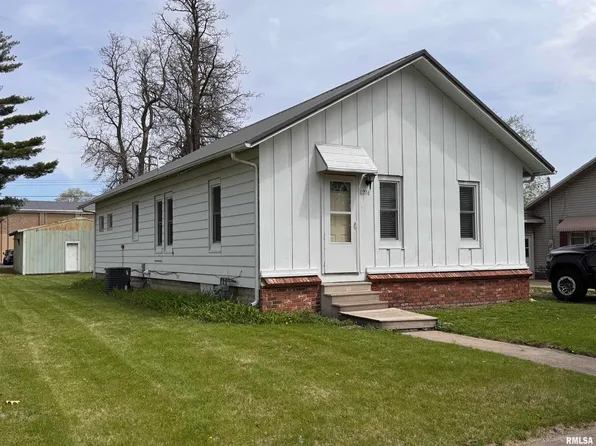 1216 E Carroll St, Macomb, IL 61455