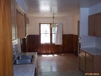 2nd image of 3372 Newcastle Dr SE