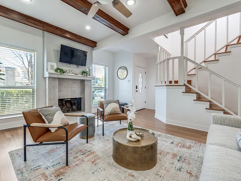 412 Josephine St — Photo 3