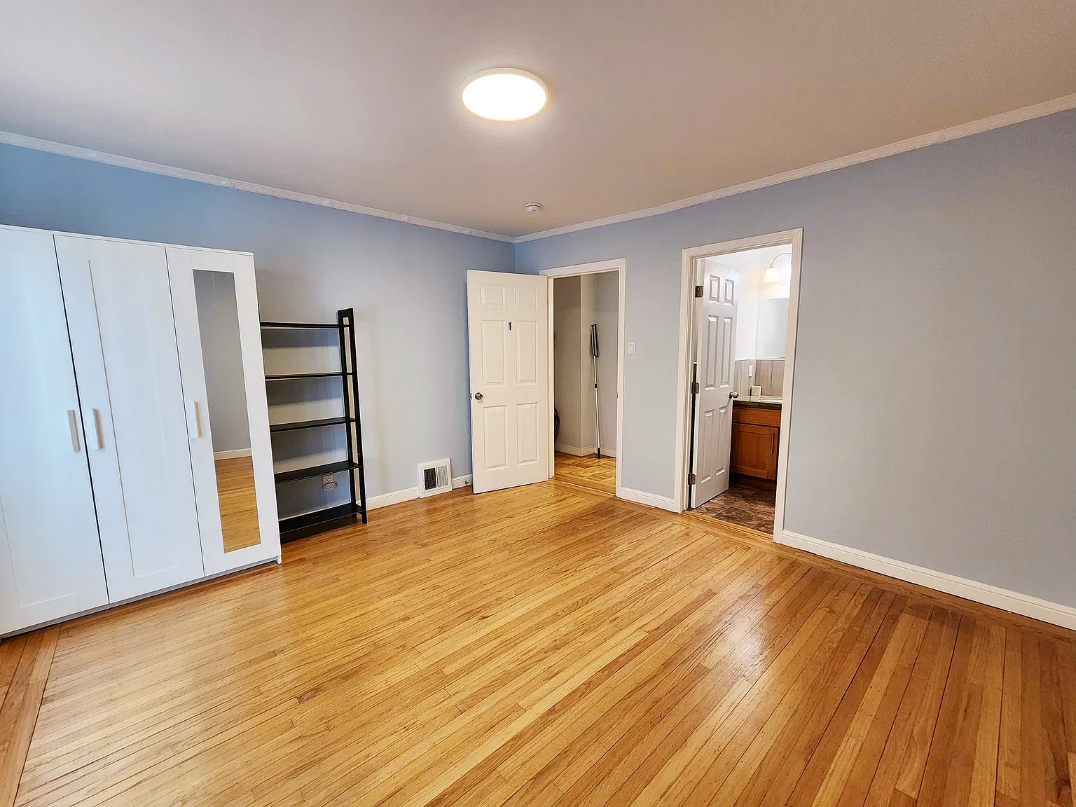 351 Bright St — Photo 4
