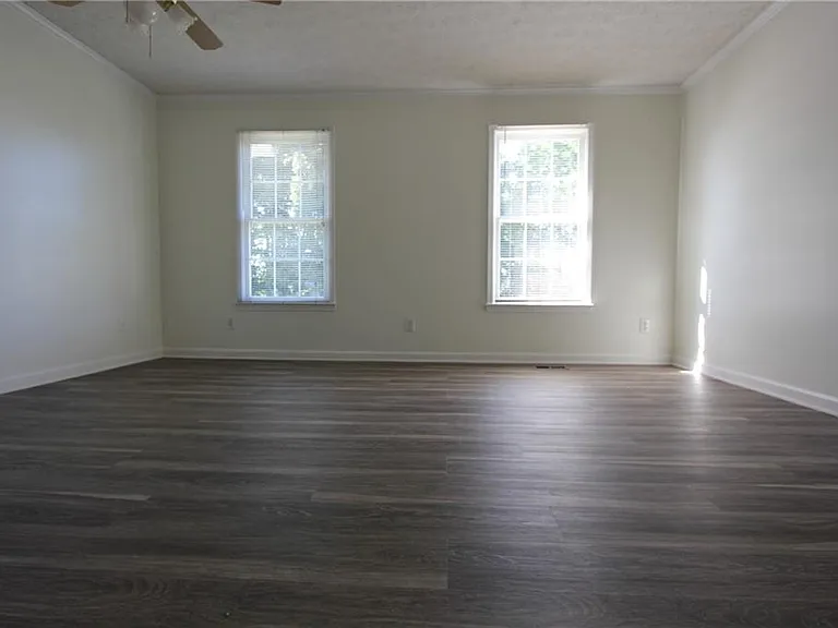 818 Springlake Rd — Photo 27