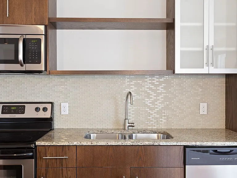 East River Apartments — Photo 9