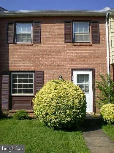 2902 Buell Ct — Photo 1