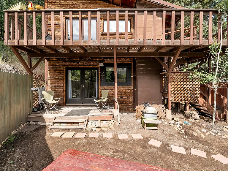 602 W 3rd St — Photo 24
