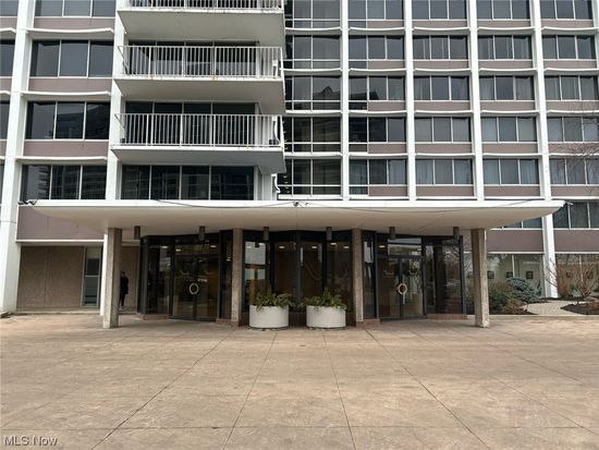 12700 Lake Ave APT 809, Lakewood, OH 44107