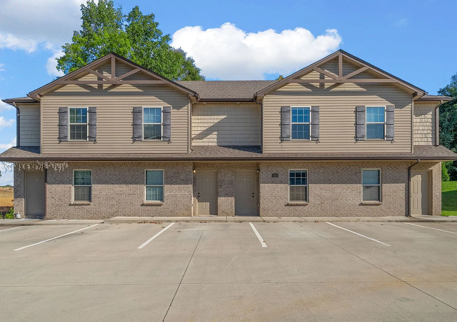 161 Center Pointe Drive — Photo 1