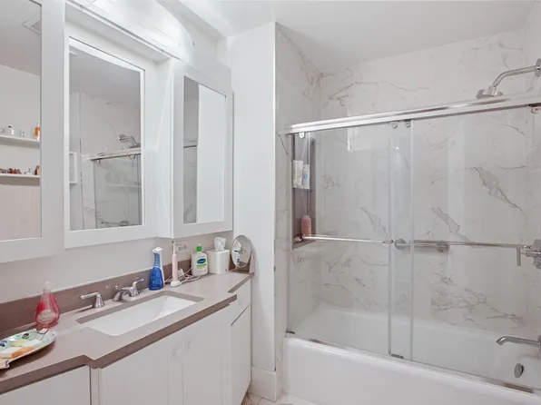 12 West 17th Street image 4 of 11