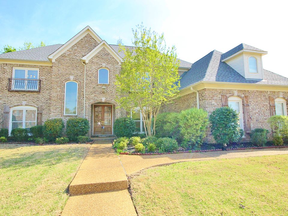 1st image of 445 E Tuscumbia Cove
