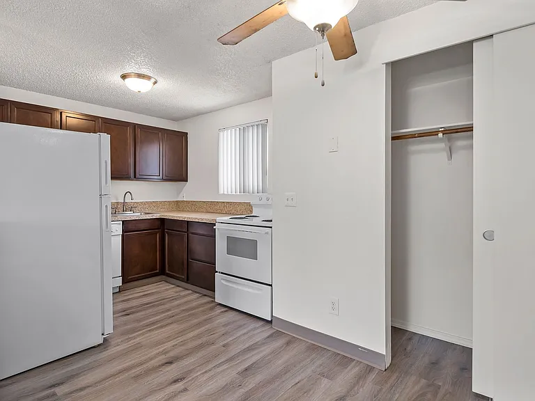 Cedar Mill Apartments — Photo 9