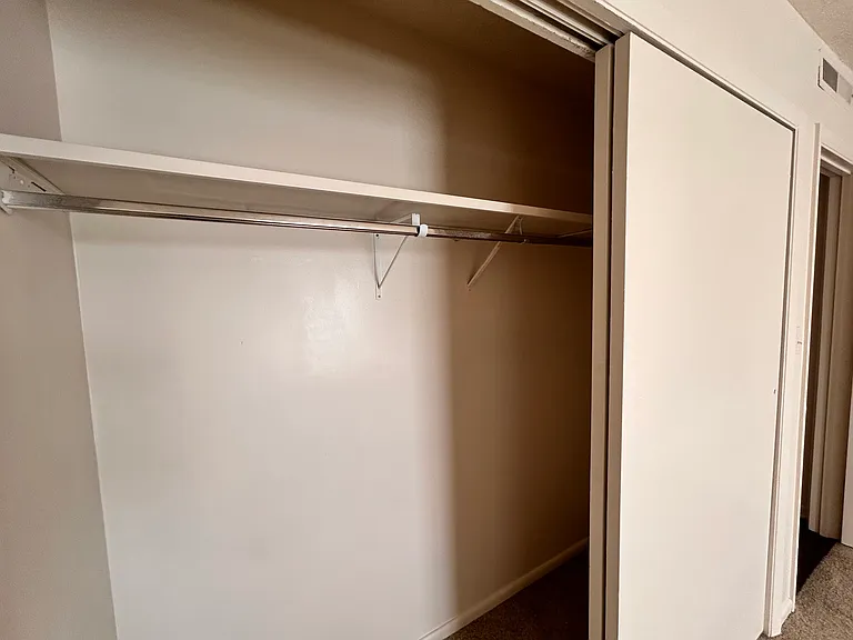 Huntingwood Apartments — Photo 42