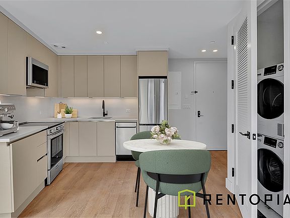 3rd image of 130 Hope St #405A
