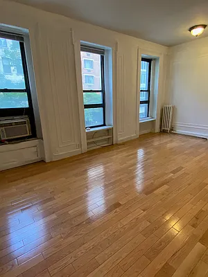 Rented by Green Line Realty | media 13