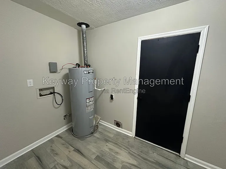 3606 Columbine Dr — Photo 10