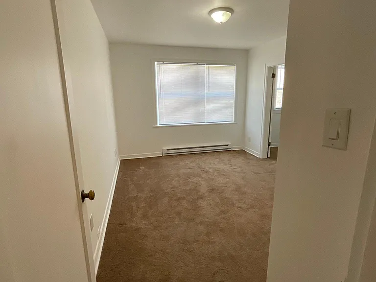325 Summit Ave E #12 — Photo 12