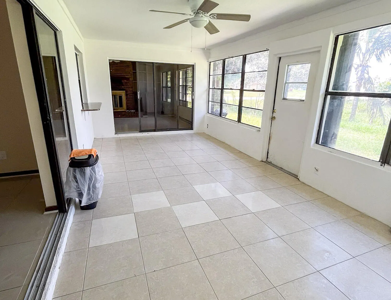 4 bed, 3.0 bath, 2516 sqft, $2,250 — Photo 4