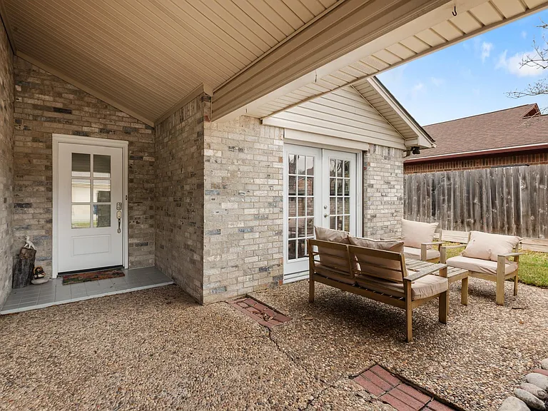 2907 Broadmoor Dr — Photo 3