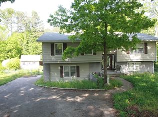 602 Cherokee Trl NW, Dalton, GA 30721