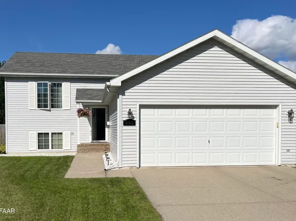456 Burdick Ct, Grand Forks, ND 58203