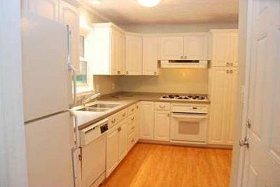 4th image of 390 Vineyard Dr NW