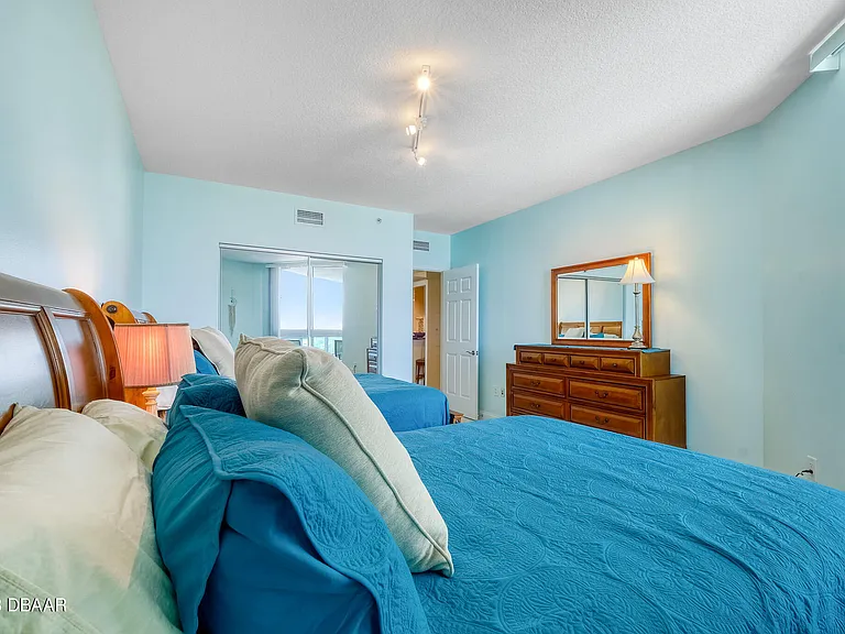 241 Riverside Dr #808 — Photo 24