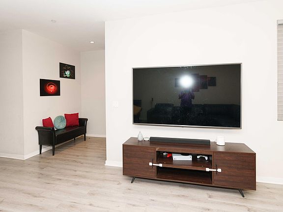 5th image of 766 Trunorth Cir