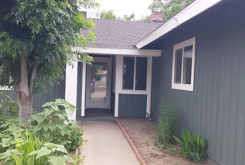 1st image of 949 E Ash St