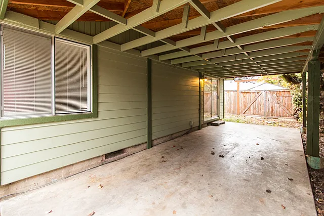 4020 Bell Ave — Photo 2