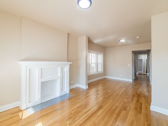 3rd image of 6413 S Artesian Ave