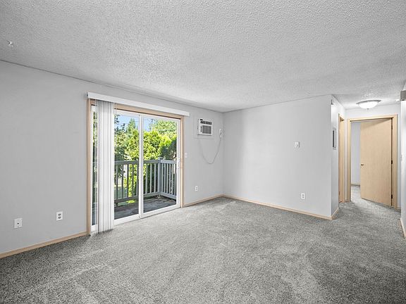 4th image of 1521 N Bowdish Rd #D
