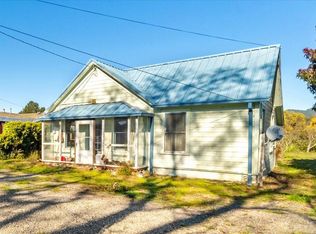 3419 Payton Ln, Hydesville, CA 95547