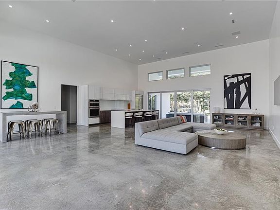 3rd image of 1440 Shorelands Dr W