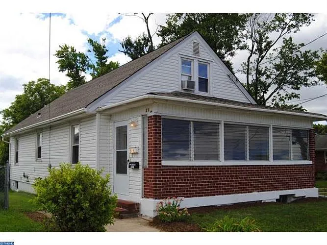 319 Clymer Ave photo 1